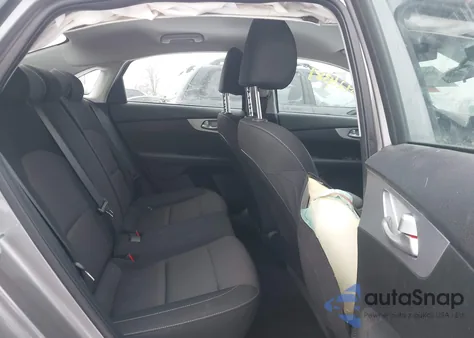 2024 Kia Forte Lxs z USA, uszkodzony, nr VIN 3KPF24ADXRE828221